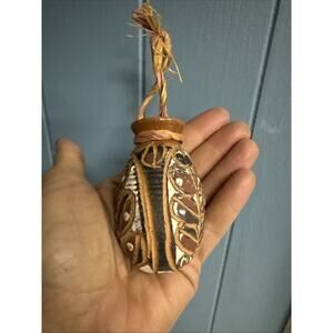 Vintage Handmade Carved brown Hanging 3" Small Vase Jar Native maybe peruvian